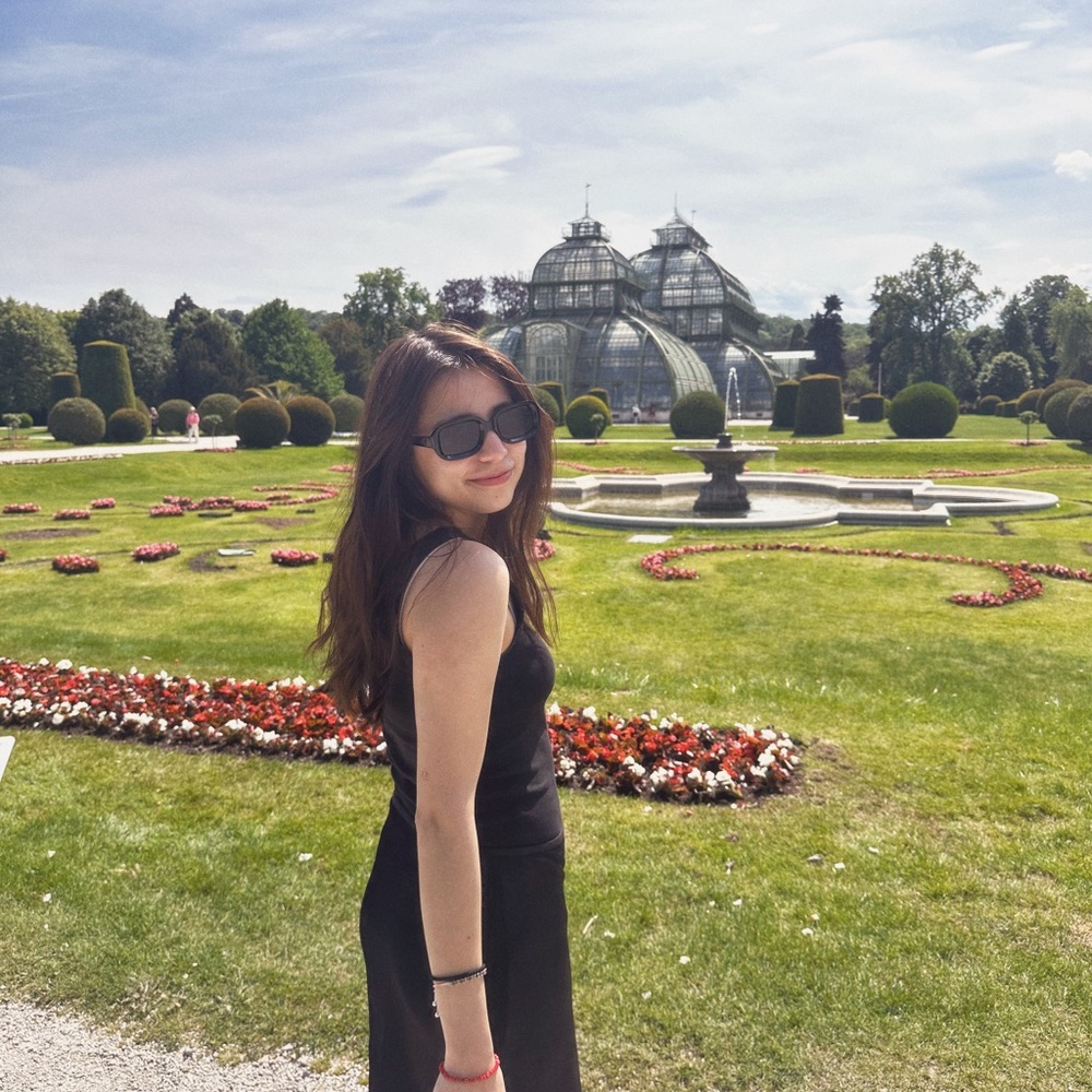 Meet your Posher, Alejandra